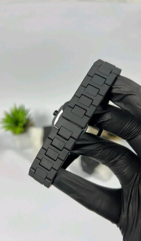 Black Arabic Aura Watch with Arabic Numerals